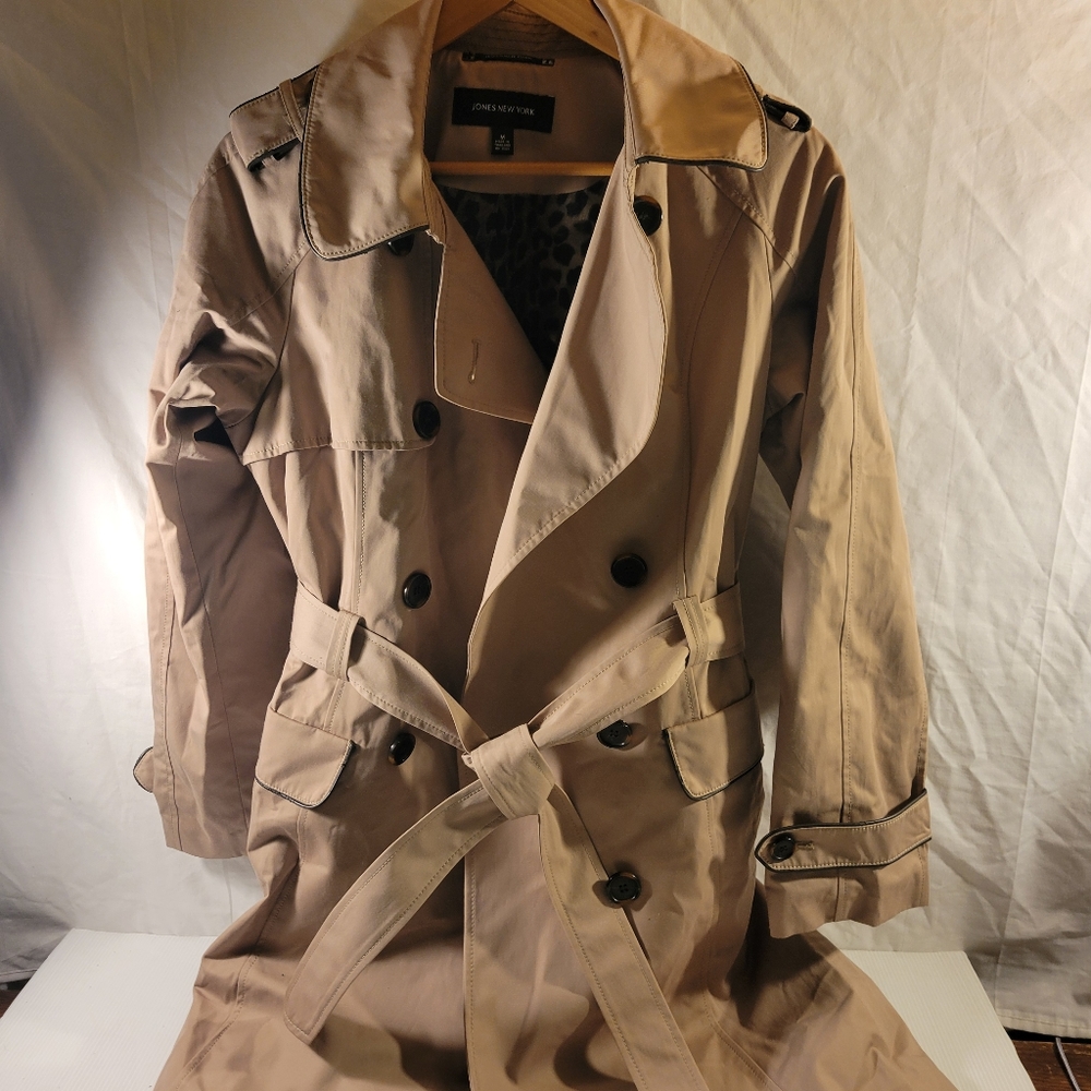 Women's Jones New York Tan Trench Coat with Leopard Print Lining Size Medium